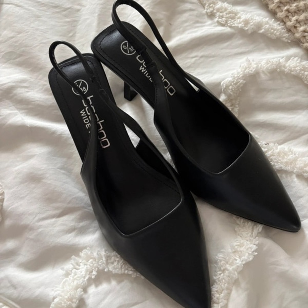 Chic Black Slingback Heels by Boohoo